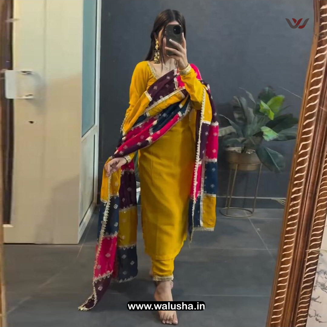 Medallion Yellow Plain Designer Niha Kurti Set
