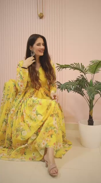 Yellow Floral Printed Jaal Kurta Set (Set of 3) | Beautiful dress designs,  Muslim fashion outfits, Beautiful dresses