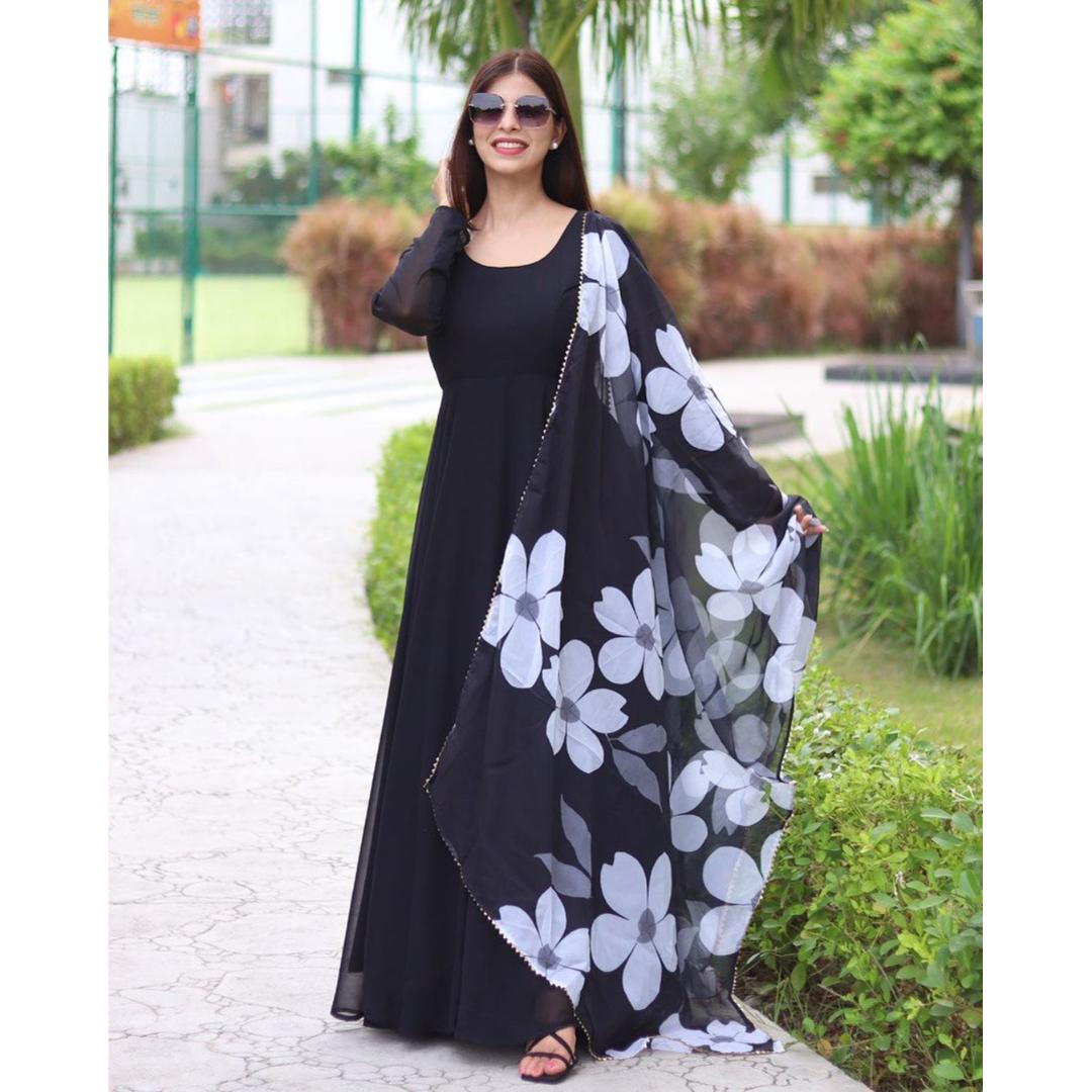 Black Plain Designer Kurti With Printed Dupatta Walusha